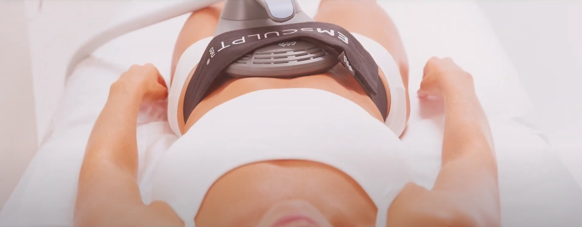 Emsculpt Neo body contouring at Novaré