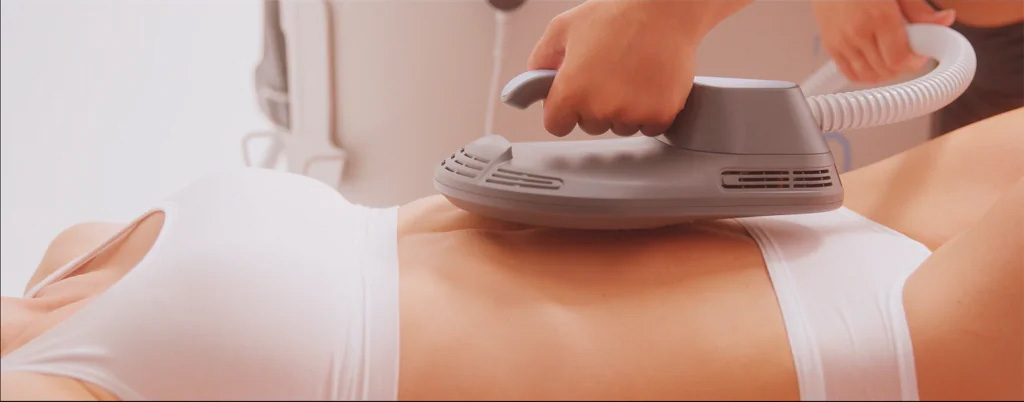 EMSCULPT NEO applicator during a functional wellness session at Novaré