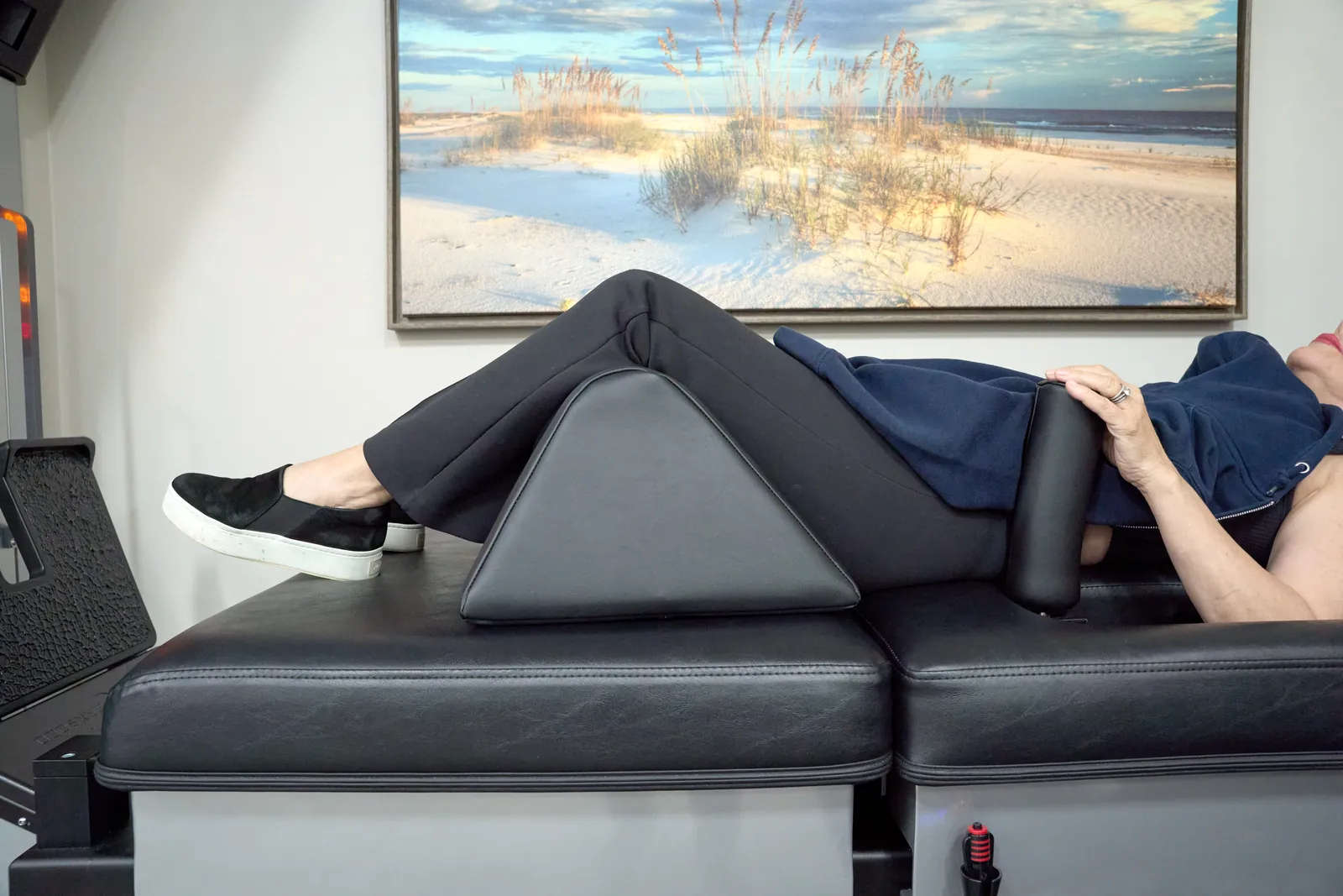 Sciatica decompression therapy leg elevation treatment at Novaré